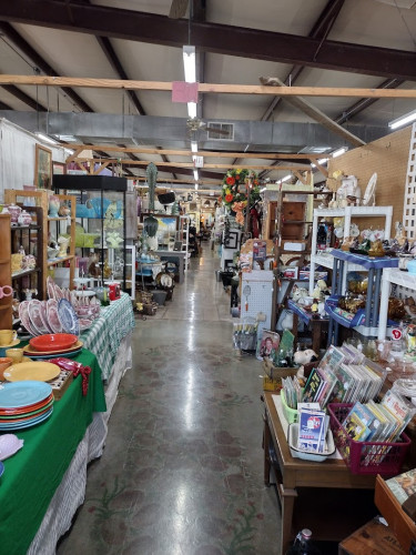 Tontitown Flea Market & Antique Mall - Springdale, Arkansas  72762