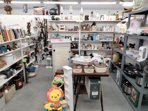 REDS Antiques, Flea Market, and Collectibles - Farmington, Missouri 63640