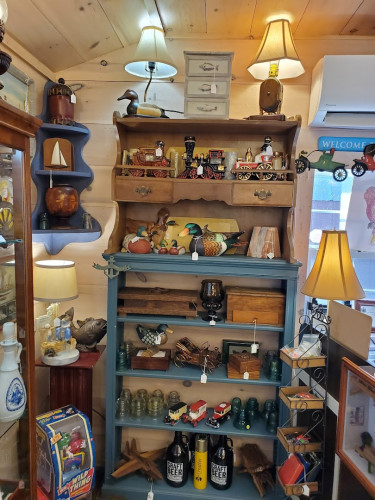 Hand-Me-Down Treasures - Searsport, Maine 04974