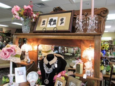 Apple Core Antiques & Gifts - Orlando, Florida 32806