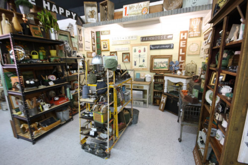 Trends Vintage Marketplace & Co - Redding, California 96002