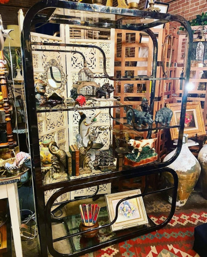 Golden Bow Designs & Antiques - New Braunfels, Texas 78130