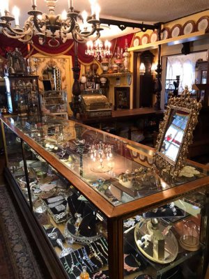 Silver Horse Antiques - Las-Vegas, Nevada 89104