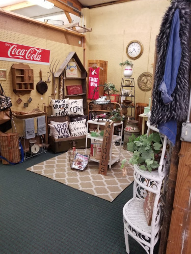 Ozark Relics Flea Market - Gassville, Arkansas  72635