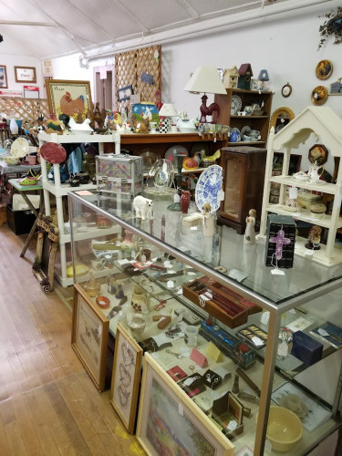 Dutch Mill Flea Market - Pana, Illinois 62557