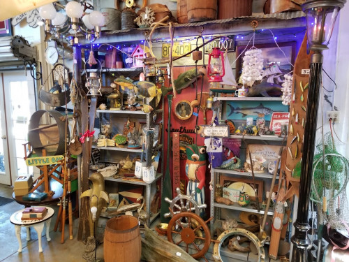 Time Bandits Antiques and Vintage - Zellwood, Florida 32798