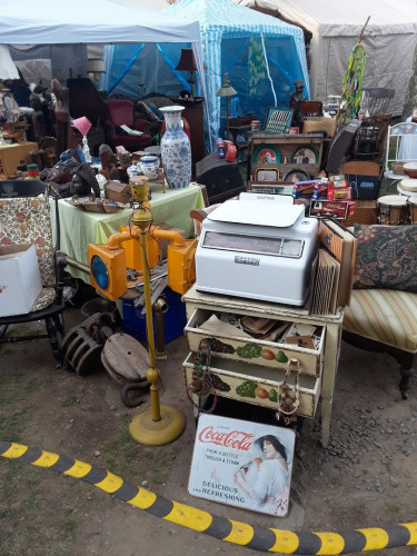 Hertan's Antique Shows - Brimfield, Massachusetts 01010