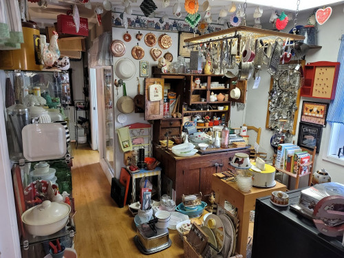 Carriage house Collectables - Watsonville, California 95076