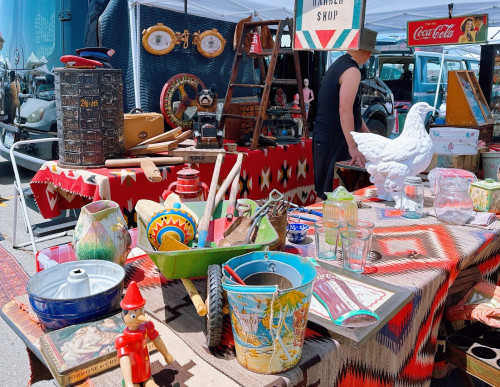 Alameda Point Antiques Faire 1st Sunday Every Month - Alameda, California  94501