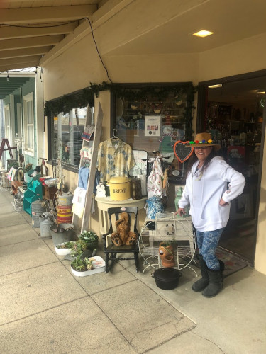 Vintage Rose Antiques and Collectibles - San Juan Bautista, California 95045