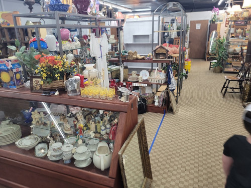 Top Drawer Flea Market - Bethel Heights, Arkansas  72764