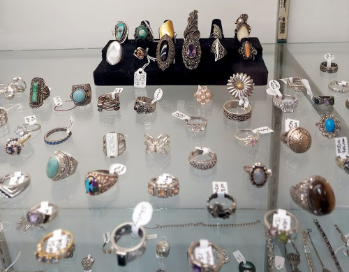 Pine Hills Antique Mall - Reinholds, Pennsylvania 17569