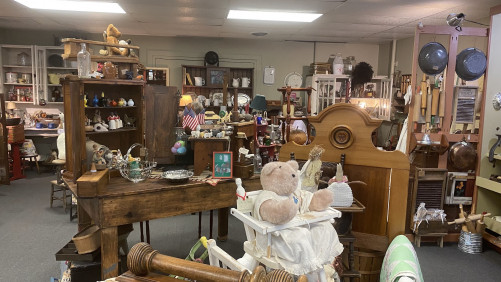 Two Sisters Antiques - Kelseyville, California 95451