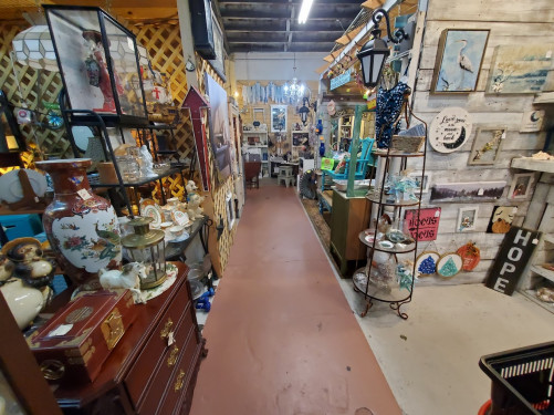 DeFrance Antiques - Fort Walton Beach, Florida 32548