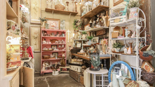 Gypsy Chic Vintage Market - Lincoln, California 95648