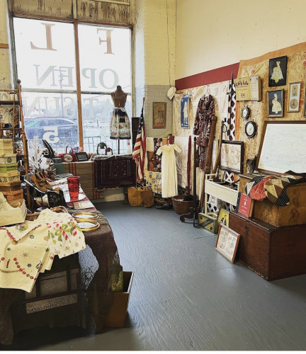 Waterfront Flea Market - Brunswick, Maine 04011