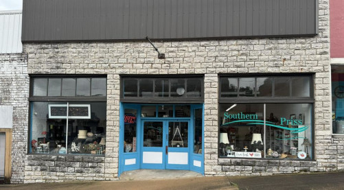Southern Priss Flea Market - Grove, Oklahoma 74344