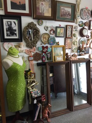 Sun Thrift Antiques - Orlando, Florida 32806