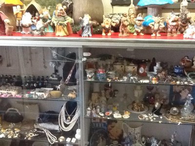 Guerrero's Treasures & Collectibles - Riverside, California 92506