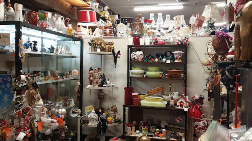 Thrifty Treasures Antiques & More - Birch Run, Michigan 48415