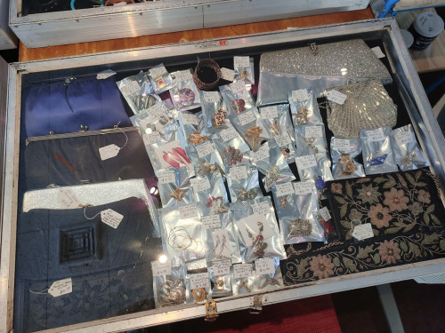 Kendall's Treasures - Hollister, Missouri 65673