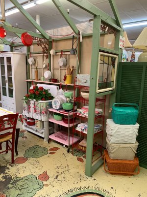 CHICK N TREE Antiques - Abilene, Texas 79605