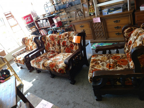 Lost Creek Flea Market - Seneca, Missouri 64865