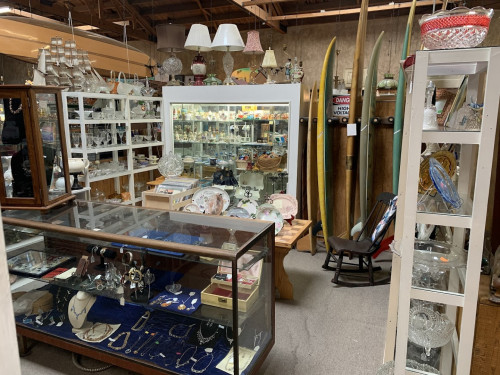 The Ventura Antique Market - Ventura, California 93001