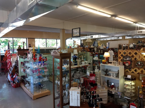 Hunterland Antique Mall - Saint Joseph, Missouri 64501