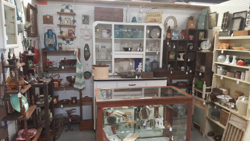 Silvercreek Antique Mall & Flea Market - Girard, Kansas 66743