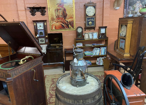 LoST Relics•Fine Antiques and Gifts - Madison, Florida 32340
