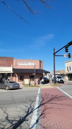 The Picker's Palace 2 - Livingston, Tennessee 38570