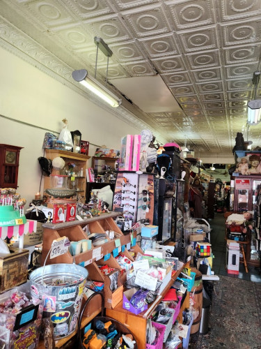 Golden Rose Flea Market - Anderson, Missouri 64831