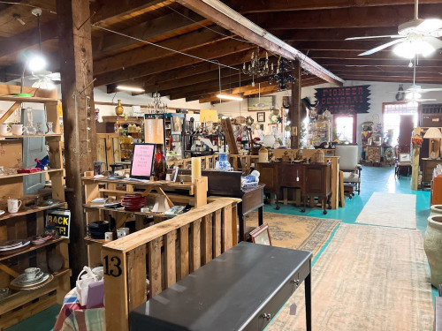 Pioneer Antique Market - Leeds, Alabama  35094