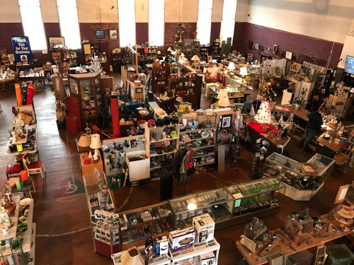 Huckster's Hall Flea Market - Salem, Indiana 47167