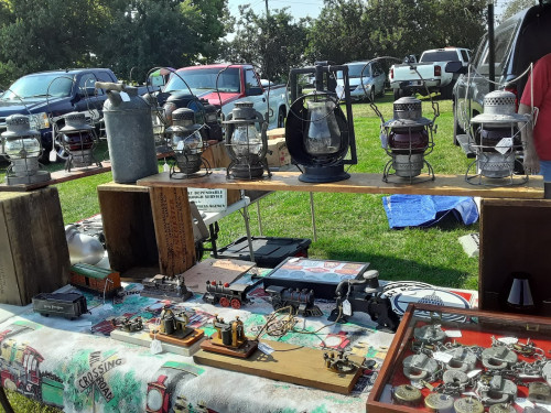 Strawtown Flea Market - Noblesville, Indiana 46060