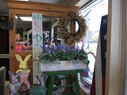 Mary's Nest Vintage Market and More - Greenbrier, Arkansas  72058