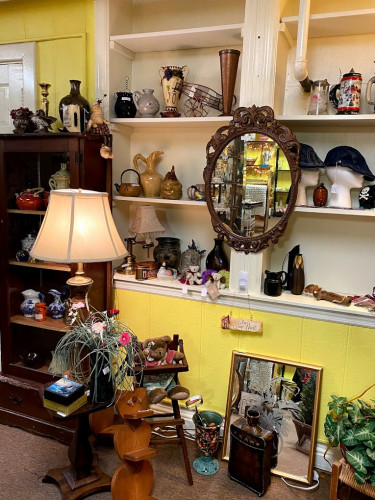Grey Beards Antiques and Collectibles of Jacobus - Jacobus, Pennsylvania 17407