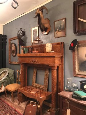 Lavertys Antiques & Furnishings - Waco, Texas 76707