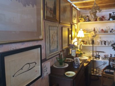 Treasure House Antiques & Collectibles LLC - Jacksonville, Florida 32205