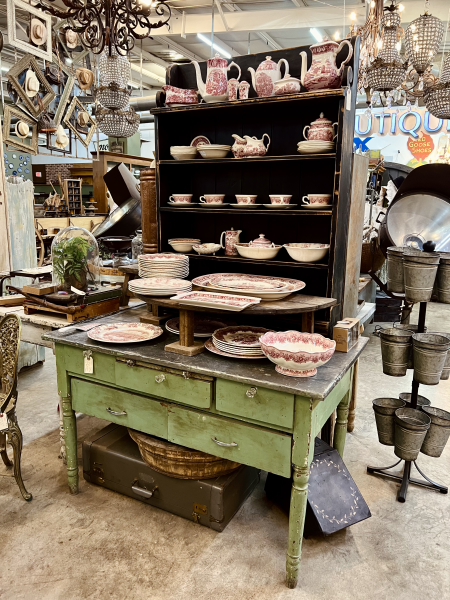 LoneStar Antiques - Fort Worth, Texas 76148