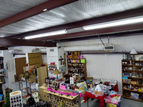 Beezy Beez Mercantile & Flea Market - Idabel, Oklahoma 74745