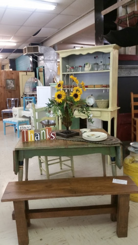 Pitiful To Posh Flea Market - Monett, Missouri 65708