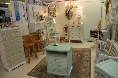 UpTown Vintage Market - Melbourne, Florida 32901