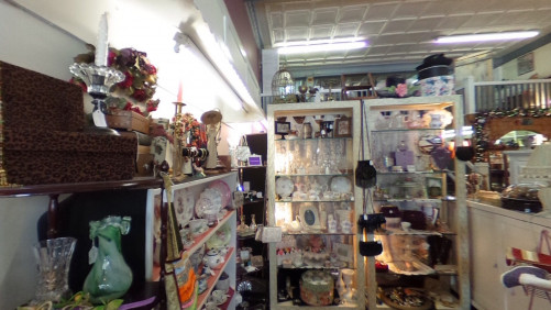 Diamond Antiques and Gifts - Tarentum, Pennsylvania 15084