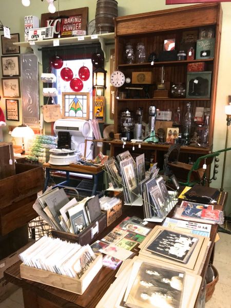 E. 6th Street Relics & Antiques - Georgetown, Texas 78626