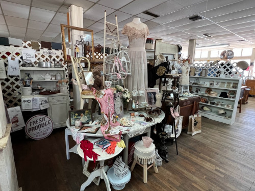 Underwood's Antique Mall - Mason, Texas 76856