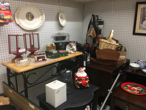 White Elephant Vendors Market - Louisville, Kentucky 40258