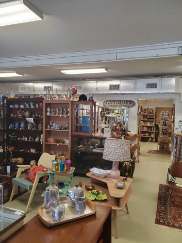 Modern Antiques Mall - Fort Walton Beach, Florida 32547