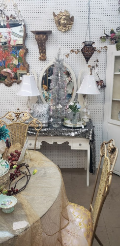 Touch of Heaven Antique Mall - Conway, Arkansas  72032